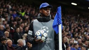 Filho de Thiago Silva foi apanha-bolas no Chelsea-Benfica