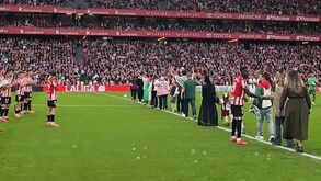 Athletic Bilbao vinca apoio à Palestina e 11 refugiados subiram ao relvado antes do encontro com o Maiorca