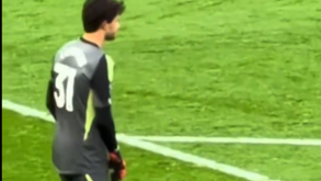 «És o Schmeichel disfarçado?»: adeptos do Man. United já têm cântico para novo guarda-redes