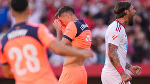 Lewandowski falha um penálti