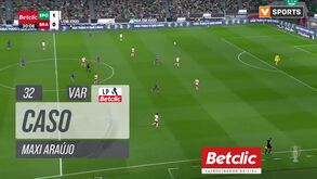 Sp. Braga pediu penálti neste lance: VAR analisou, mas jogo prosseguiu