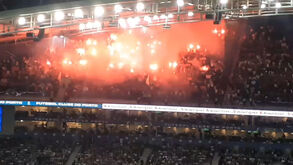 A 'tochada' dos adeptos do Benfica nas bancadas do Estádio do Dragão