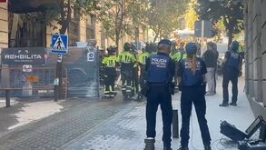 Prédio desaba no centro de Madrid: há pelo menos quatro pessoas presas nos escombros 