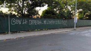 Vedação da Academia do V. Guimarães vandalizada