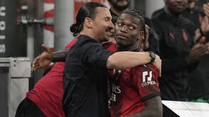 Ibrahimovic, agora consultor do Milan, deixa muitos elogios a Rafael Leão