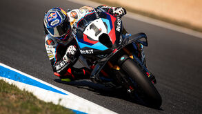 Superbikes: Toprak Razgatlioglu vence primeira corrida no Estoril e fica perto do título