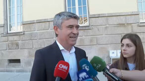 José Luís Carneiro já votou no Porto: «As escolhas para as autarquias locais são das mais importantes»