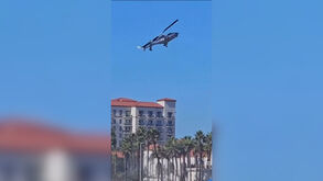 Helicóptero perde controlo e cai junto a praia no sul da Califórnia: há cinco feridos 
