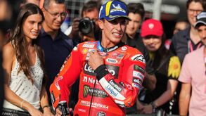 Marc Márquez operado ao ombro em Madrid