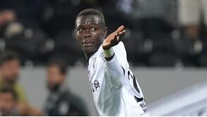 Ndoye desfalca ataque