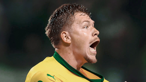 Palmeiras de Abel Ferreira goleia Bragantino e segue na liderança do Brasileirão