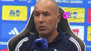 Leonardo Jardim: «Nunca vi um árbitro puxar quatro vezes o vermelho, mudar para amarelo e só acertar um»