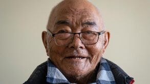 Morreu o último sobrevivente da expedição que conquistou o Evereste em 1953