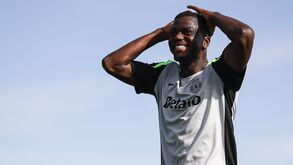 Diomande pode jogar pelo menos 45 minutos na Taça mas ordem é não dar passo... maior que a coxa