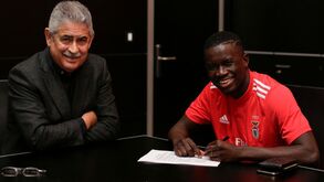 Luís Filipe Vieira e Ronaldo Camará durante as negociações com o jogador