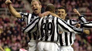 Bobby Robson deu a mão a Hélder Cristóvão e este criou-lhe um problema: a passagem do antigo central por Newcastle