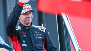 Kalle Rovanperä no comando após despiste e desistência de Sébastien Ogier no WRC