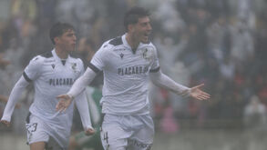 A crónica do U. Lamas-V. Guimarães, 0-1: segunda a fundo para sair da lama