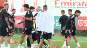 Benfica afina estratégia para jogo com o Newscastle: as novidades do treino ainda no Seixal