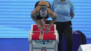 Kate Douglass e Kaylee McKeown batem recordes mundiais de piscina curta