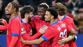 Jogadores do PSG a festejar