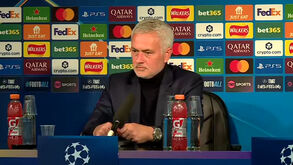 José Mourinho revela o que disse aos jogadores após derrota com o Newcastle