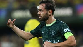 Guardiola compara Bernardo Silva a Messi numa característica... curiosa: «Têm um martelo no pescoço»