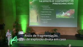 Gosta de pirotecnia no futebol? Assista à aula de especialista da UEFA e pense duas vezes