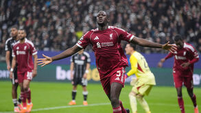 Konaté festeja golo frente ao Eintracht