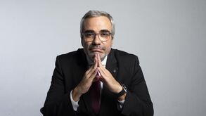 José Pereira da Costa em entrevista exclusiva a Record: «Continuamos a votar como no século XIX»