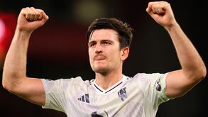 Rooney destaca força mental de Maguire: «Foi um 'meme' durante anos…»