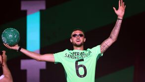 «O Campeão Nacional»: Sporting dá os parabéns 
a Debast e adeptos também felicitam... Sandro