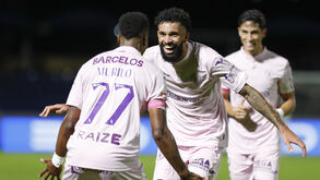 Pablo celebra golo com Murilo