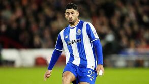 Alan Varela frente ao Nottingham Forest