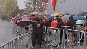 Chuva não trava sócios do Benfica