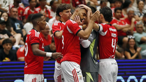 Benfica goleia Fundão e mantém registo 100% vitorioso e liderança da Liga Placard