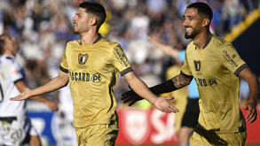 Jogadores do Famalicão a festejar 