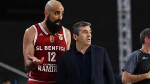 Benfica entra a vencer V. Guimarães na Taça Hugo dos Santos