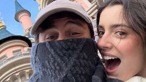 João Neves e Madalena Aragão felizes na Disneyland Paris