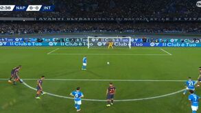 O momento em que Kevin de Bruyne se lesionou com gravidade... a marcar um penálti