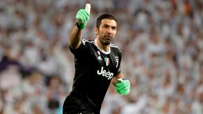 Buffon recorda rivalidade com Mourinho