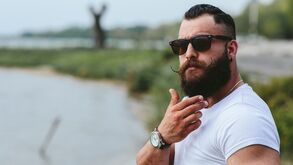 Este kit 11 em 1 é o segredo para uma barba impecável e o presente perfeito para qualquer homem