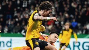 Fábio Silva marcou um dos penáltis do Dortmund no desempate