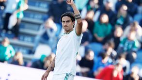 Dybala quer renovar contrato com a Roma e admite fazer cedências