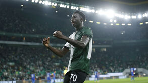 Salvador Blopa bisou frente ao Alverca