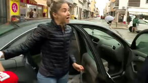 Moradora revolta-se com presidente da Câmara Municipal de Faro depois de carro ficar submerso