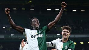 Salvador Blopa marcou dois golos frente ao Alverca, um deles a passe de Flávio Gonçalves