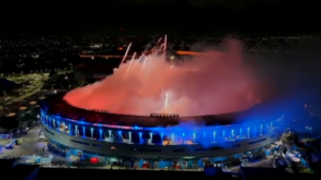 Estádio a 'arder': adeptos do Racing impressionam com pirotecnia em massa antes do jogo com o Flamengo