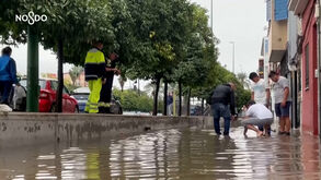 Fortes chuvas deixam ruas do centro de Sevilha inundadas  