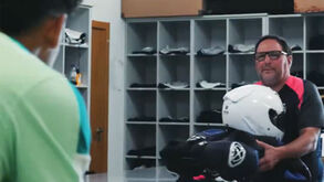 Paulinho preparou o equipamento e Maxi Araújo já 'arrancou' rumo ao GP de Portugal de MotoGP